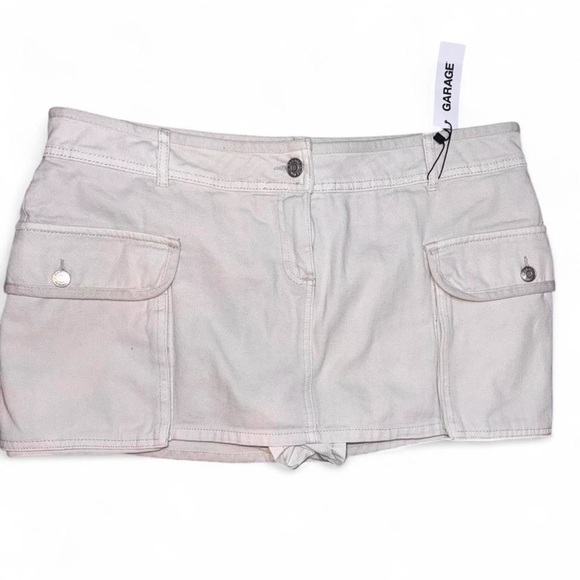 Garage Pants - NWT size Large Garage Women's Cream Skorts